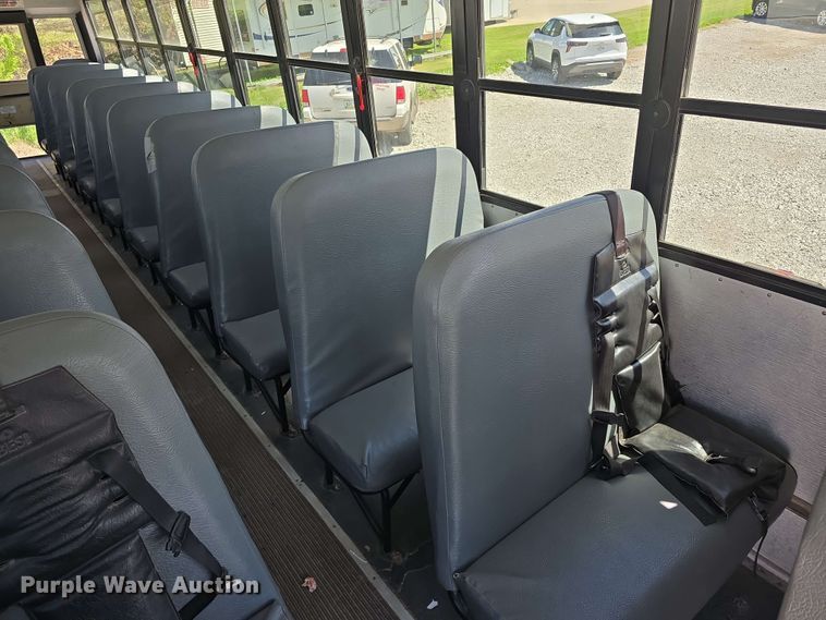 image for item EH8906 2010 Thomas Built  SAF-T-LINER C2 school bus