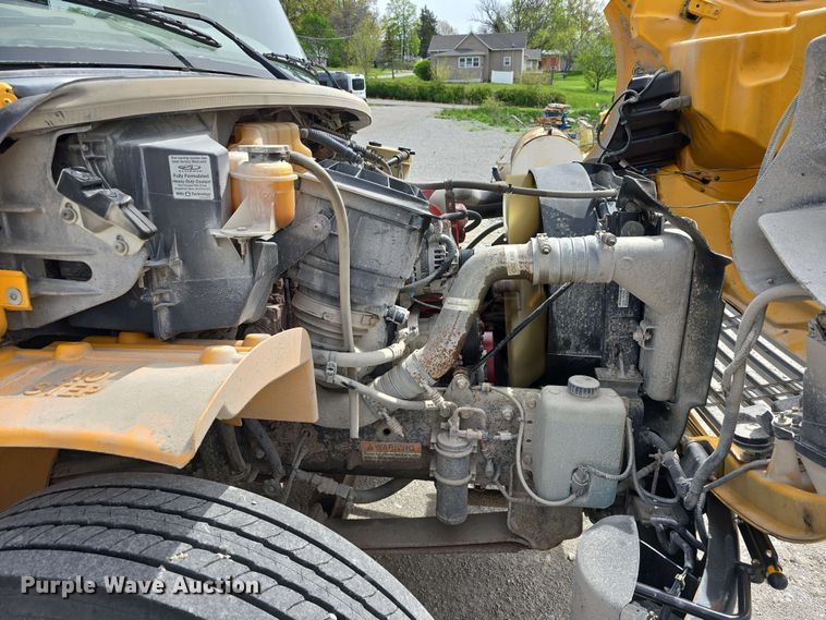 image for item EH8906 2010 Thomas Built  SAF-T-LINER C2 school bus