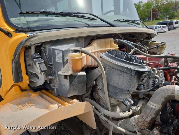 image for item EH8906 2010 Thomas Built  SAF-T-LINER C2 school bus