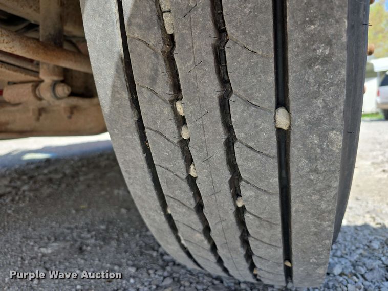 image for item EH8906 2010 Thomas Built  SAF-T-LINER C2 school bus