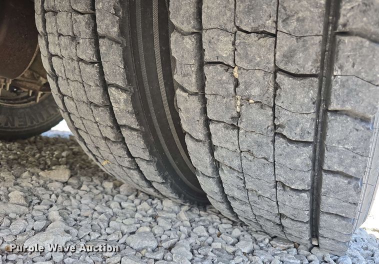 image for item EH8906 2010 Thomas Built  SAF-T-LINER C2 school bus