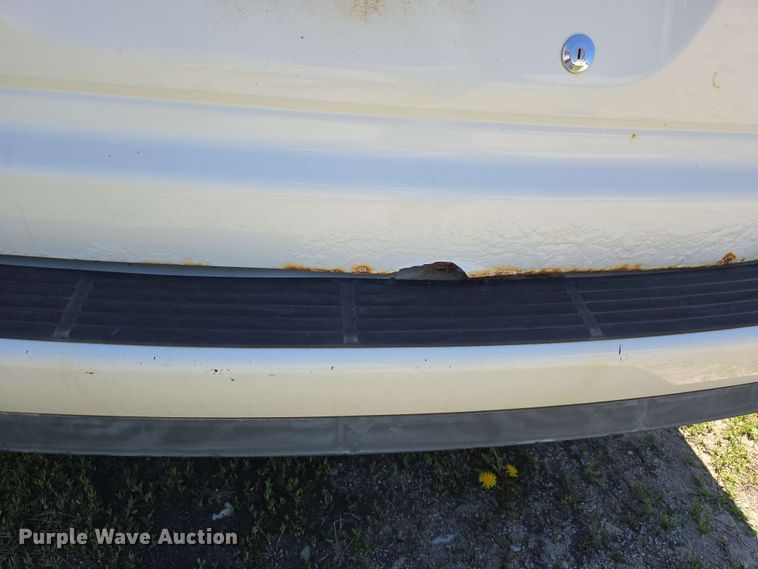 image for item EH8909 2005 Chrysler Town & Country LX van