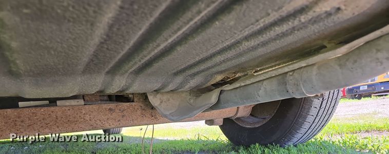 image for item EH8909 2005 Chrysler Town & Country LX van