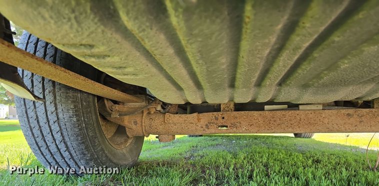 image for item EH8909 2005 Chrysler Town & Country LX van