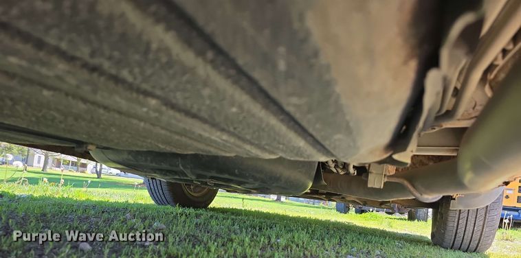 image for item EH8909 2005 Chrysler Town & Country LX van