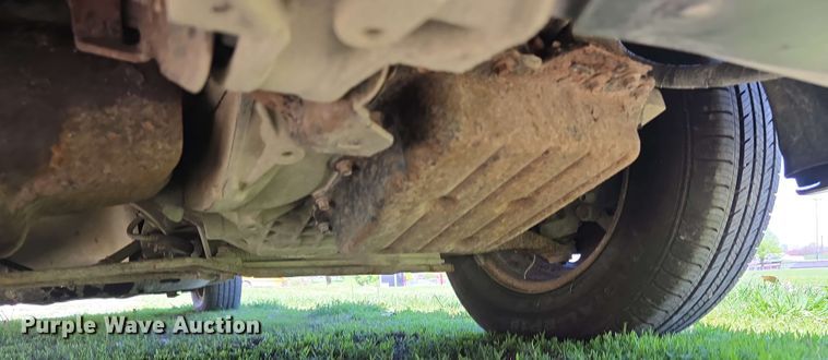 image for item EH8909 2005 Chrysler Town & Country LX van