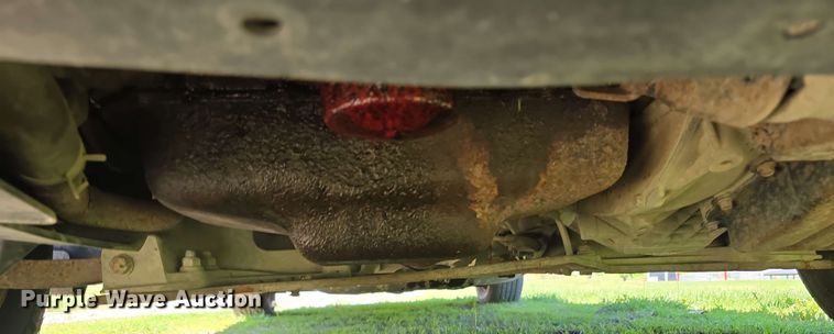 image for item EH8909 2005 Chrysler Town & Country LX van