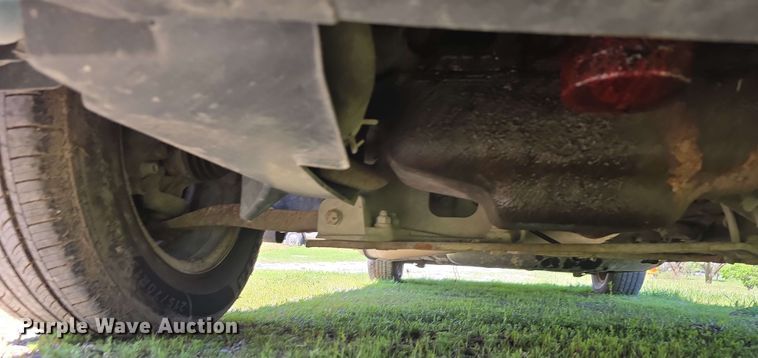 image for item EH8909 2005 Chrysler Town & Country LX van