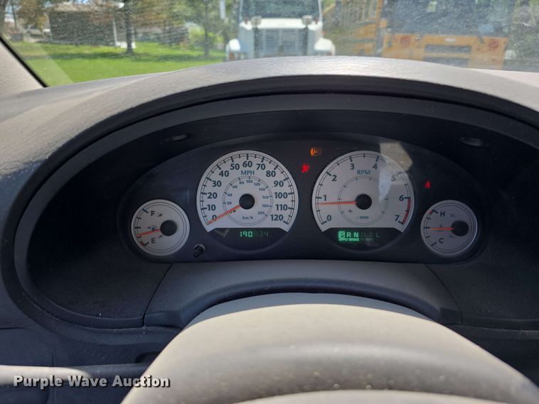 image for item EH8909 2005 Chrysler Town & Country LX van