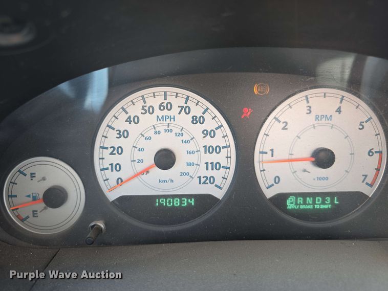 image for item EH8909 2005 Chrysler Town & Country LX van