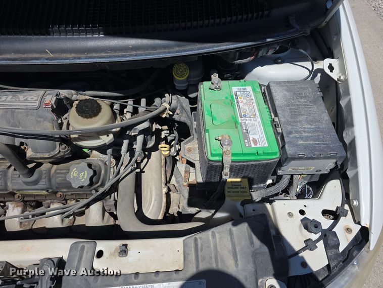 image for item EH8909 2005 Chrysler Town & Country LX van