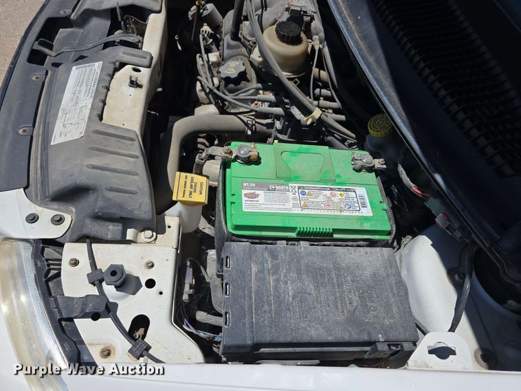 image for item EH8909 2005 Chrysler Town & Country LX van