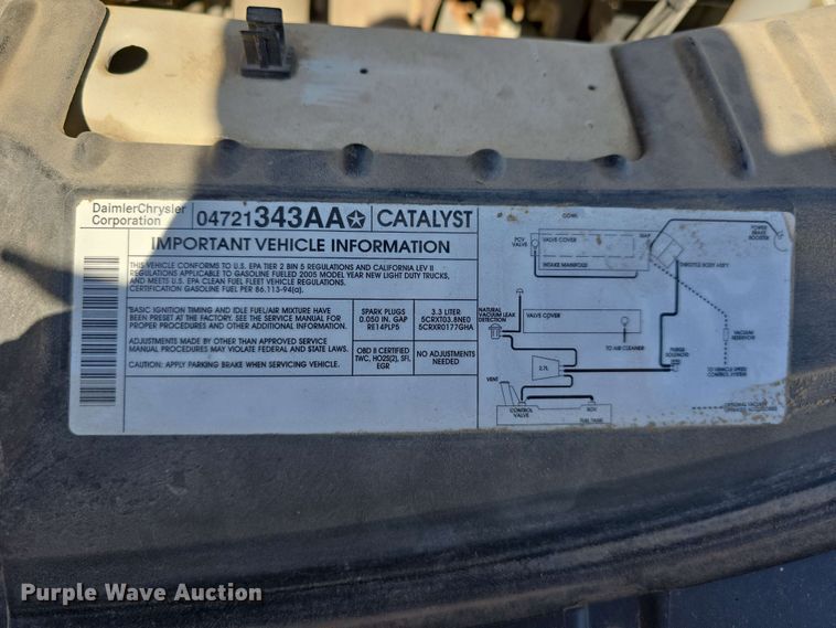 image for item EH8909 2005 Chrysler Town & Country LX van