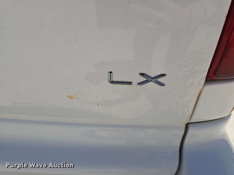 image for item EH8909 2005 Chrysler Town & Country LX van