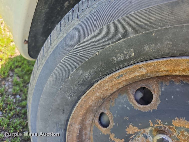 image for item EH8909 2005 Chrysler Town & Country LX van