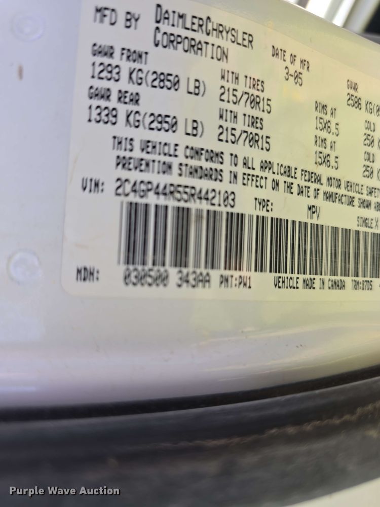 image for item EH8909 2005 Chrysler Town & Country LX van