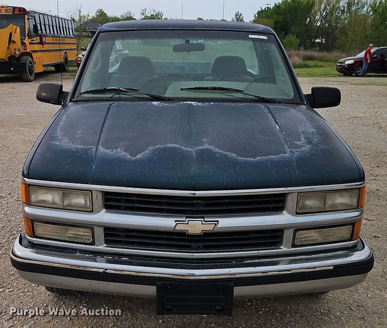 image for item EI8990 1995 Chevrolet C1500 pickup truck
