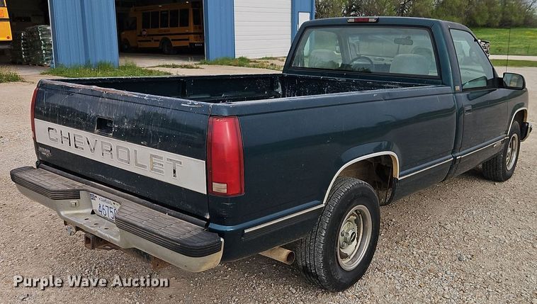 image for item EI8990 1995 Chevrolet C1500 pickup truck
