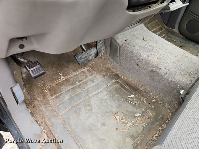 image for item EI8990 1995 Chevrolet C1500 pickup truck