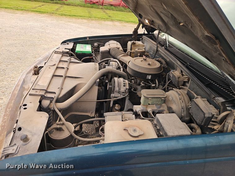 image for item EI8990 1995 Chevrolet C1500 pickup truck