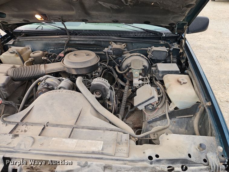 image for item EI8990 1995 Chevrolet C1500 pickup truck