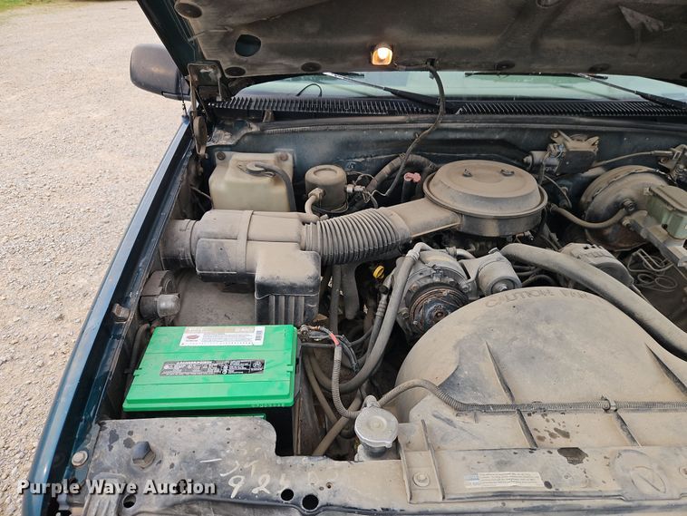 image for item EI8990 1995 Chevrolet C1500 pickup truck