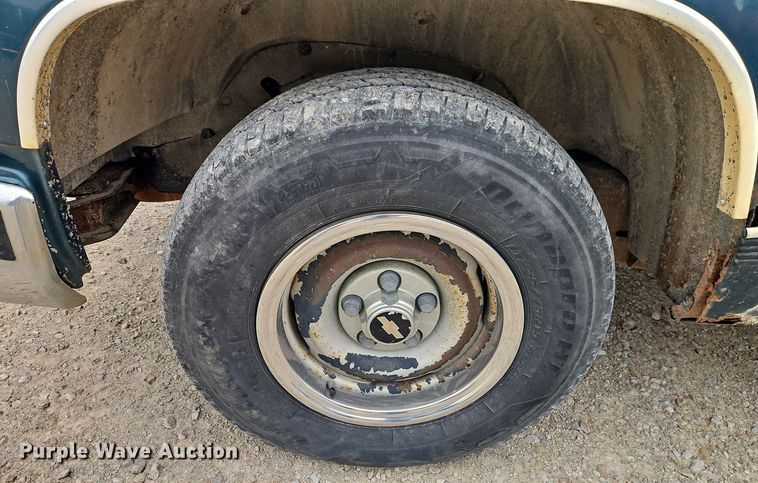 image for item EI8990 1995 Chevrolet C1500 pickup truck