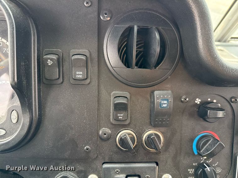 image for item EJ3653 2016 Freightliner MT55 bookmobile truck