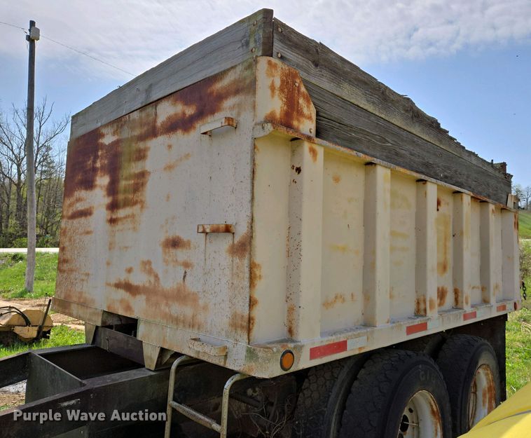 image for item EJ7446 End dump pup trailer