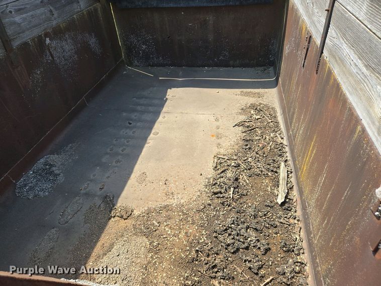 image for item EJ7446 End dump pup trailer