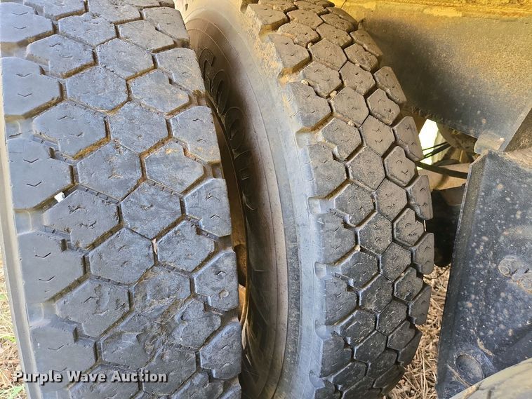 image for item EJ7446 End dump pup trailer