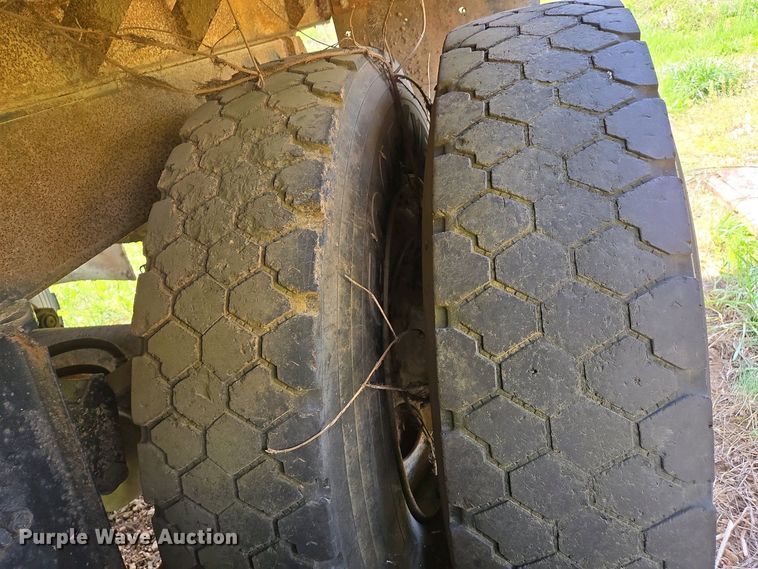 image for item EJ7446 End dump pup trailer