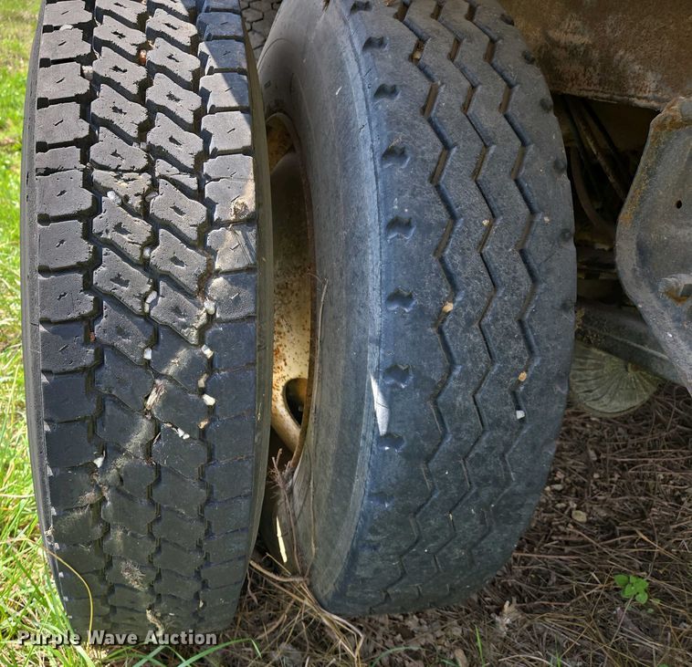 image for item EJ7446 End dump pup trailer