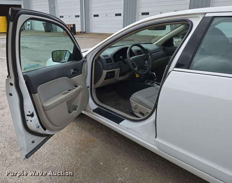 image for item EJ7521 2010 Ford Fusion 