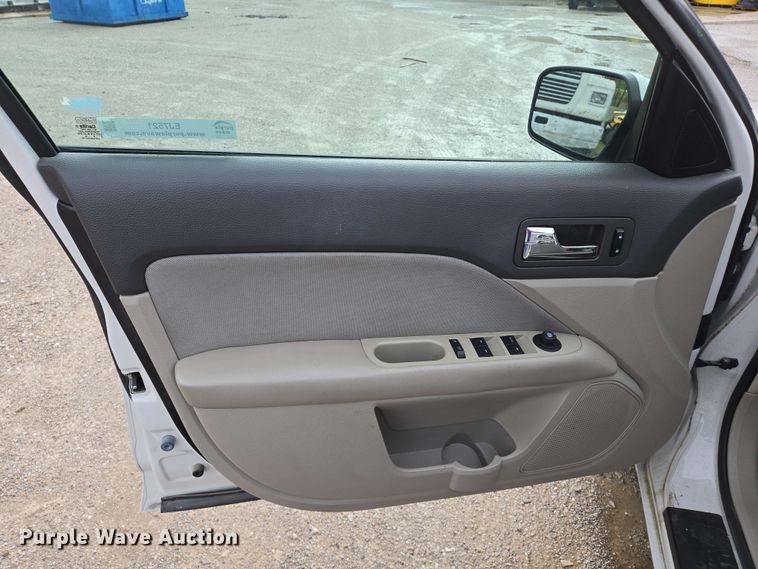 image for item EJ7521 2010 Ford Fusion 