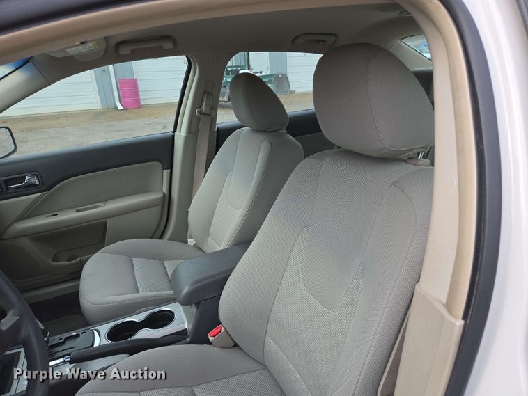 image for item EJ7521 2010 Ford Fusion 