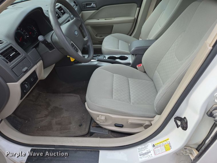 image for item EJ7521 2010 Ford Fusion 