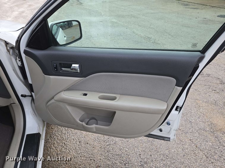 image for item EJ7521 2010 Ford Fusion 