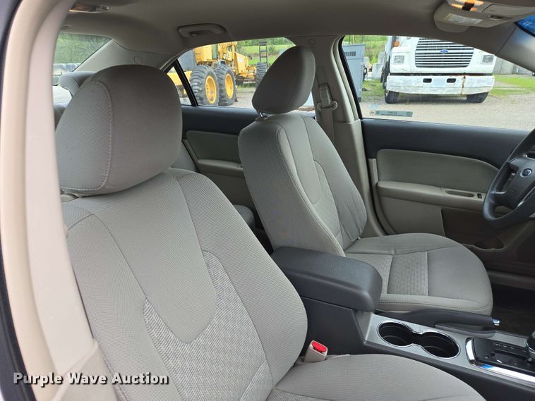 image for item EJ7521 2010 Ford Fusion 