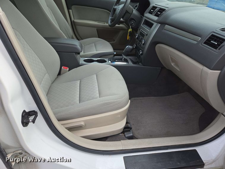 image for item EJ7521 2010 Ford Fusion 