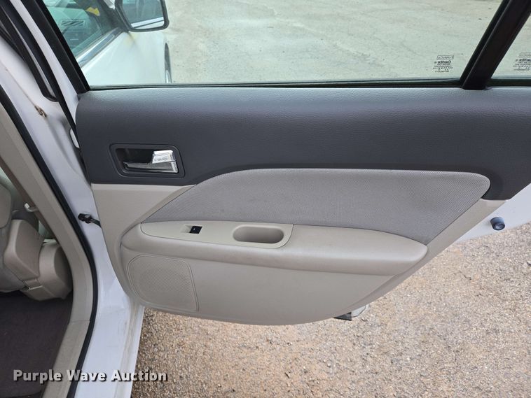 image for item EJ7521 2010 Ford Fusion 