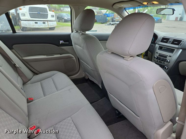 image for item EJ7521 2010 Ford Fusion 