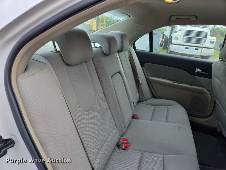 image for item EJ7521 2010 Ford Fusion 