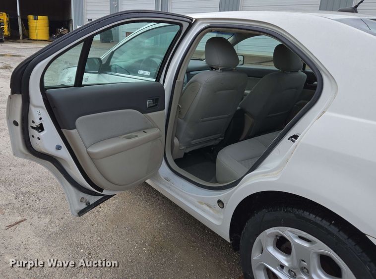 image for item EJ7521 2010 Ford Fusion 