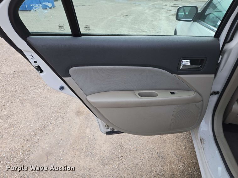 image for item EJ7521 2010 Ford Fusion 