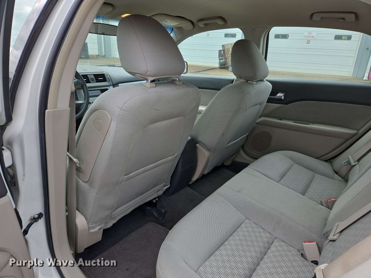 image for item EJ7521 2010 Ford Fusion 