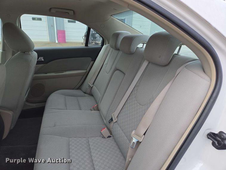 image for item EJ7521 2010 Ford Fusion 