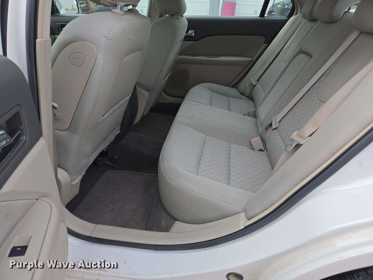 image for item EJ7521 2010 Ford Fusion 