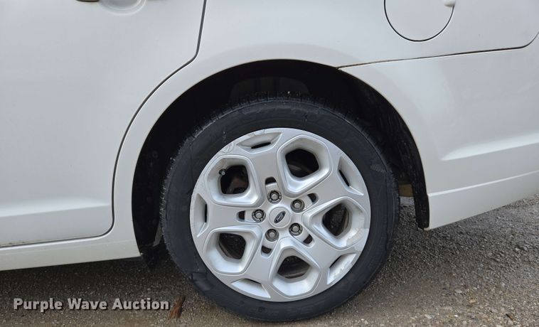 image for item EJ7521 2010 Ford Fusion 