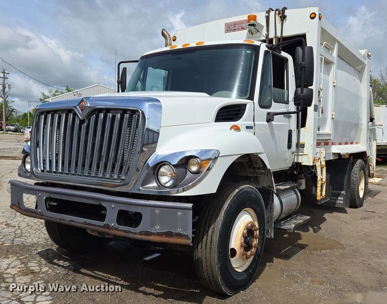 image for item EJ7525 2010 International 7400 WorkStar refuse truck